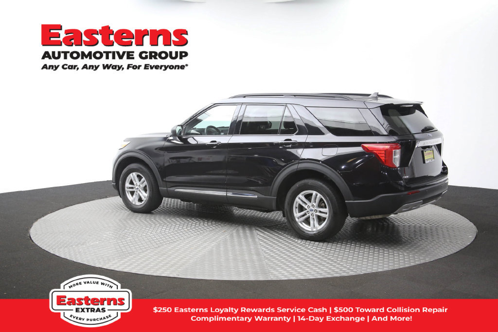 Used 2023 Ford Explorer XLT w/ Equipment Group 202A AWD/4WD image 65