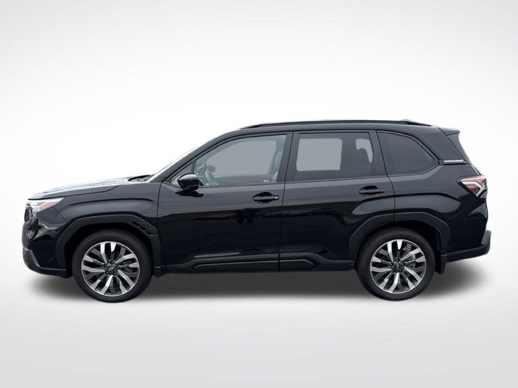 Used 2025 Subaru Forester Touring AWD/4WD image 3