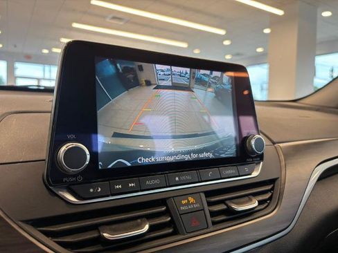 Certified 2025 Nissan Altima 2.5 SV FWD image 21