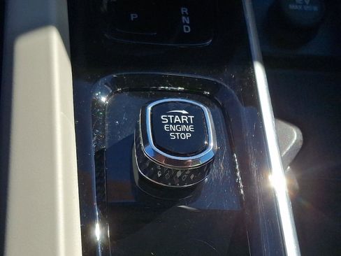 Used 2024 Volvo XC60 B5 Plus image 23