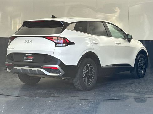 Used 2024 Kia Sportage LX image 3