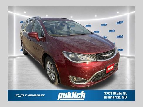 Used 2018 Chrysler Pacifica Touring-L Plus FWD image 1