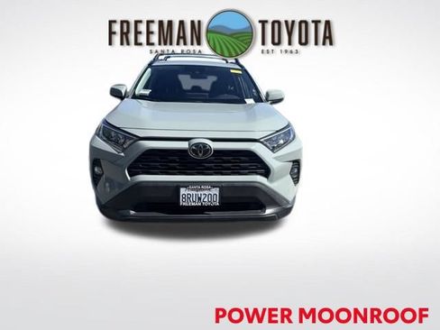 Used 2020 Toyota RAV4 XLE w/ Convenience Package AWD/4WD image 3