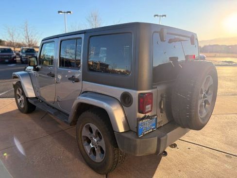 Used 2018 Jeep Wrangler Unlimited Sahara AWD/4WD image 5
