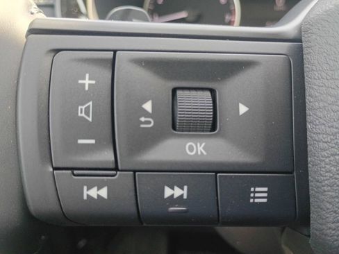 New 2026 Nissan Pathfinder SV image 11