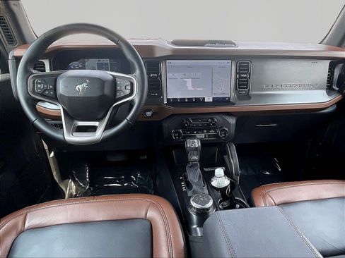 Used 2024 Ford Bronco Outer Banks AWD/4WD image 7