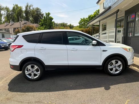 Used 2015 Ford Escape SE FWD image 8