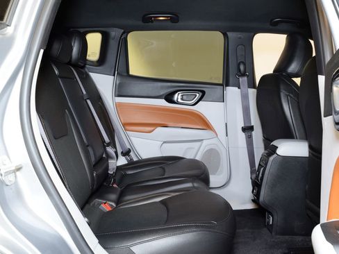 Used 2023 Jeep Compass Limited AWD/4WD image 29