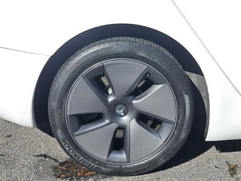 Used 2023 Tesla Model 3 Standard Range image 15