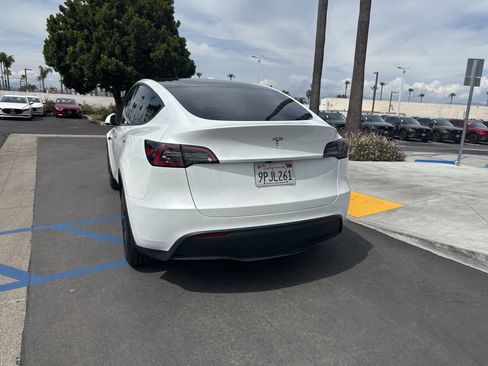Used 2024 Tesla Model Y Long Range image 18
