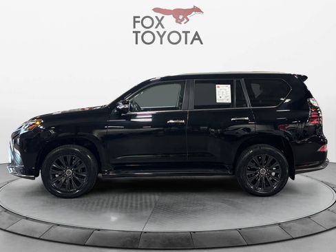 Used 2023 Lexus GX 460 Premium w/ Accessory Package image 3