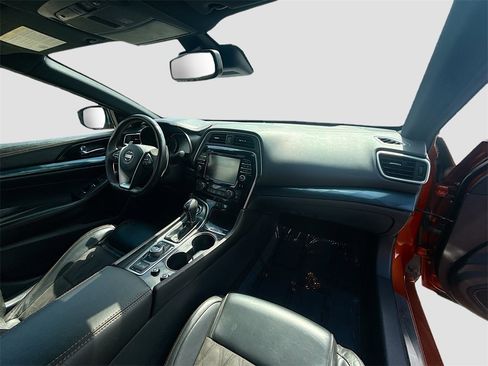 Used 2022 Nissan Maxima SR w/ Sport Mat Group image 31