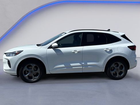 Used 2023 Ford Escape ST-Line Select AWD/4WD image 3