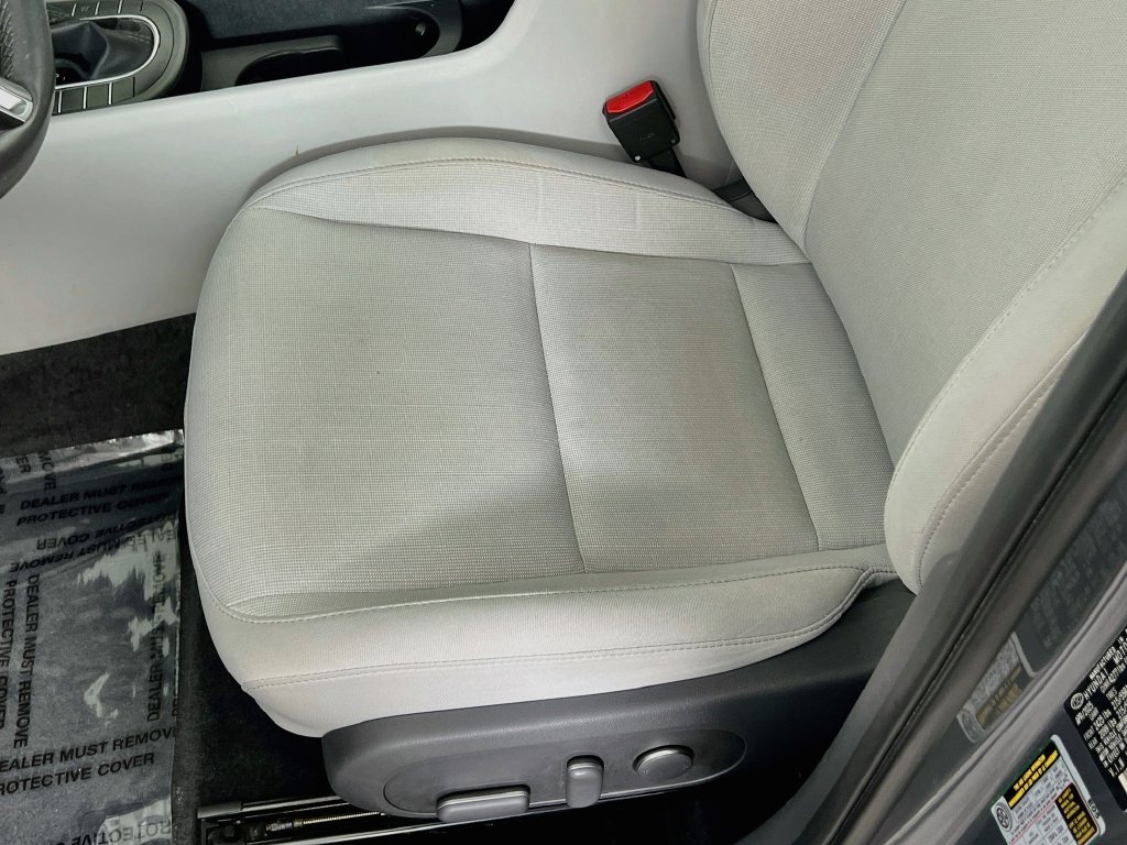 Certified 2025 Hyundai Kona SEL AWD/4WD image 17