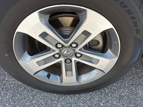 Used 2024 Honda Pilot EX-L image 16