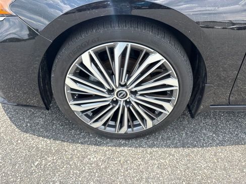 Used 2023 Nissan Altima 2.5 SL FWD image 11