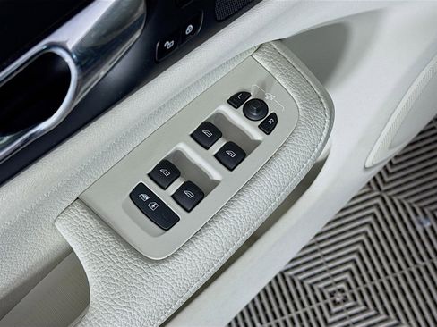 Used 2021 Volvo S60 T5 Momentum w/ Protection Package Premier image 21