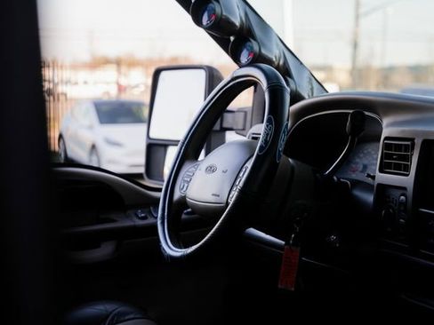 Used 2002 Ford Excursion Limited image 36