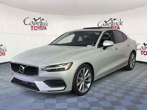 Used 2019 Volvo S60 T5 Momentum FWD image 4