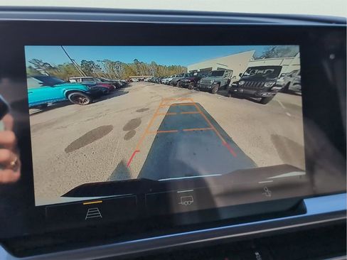 Used 2024 Chevrolet Silverado 2500 LTZ image 18