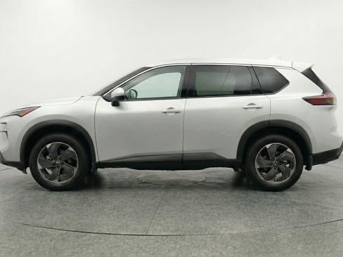 Used 2025 Nissan Rogue SV FWD image 5