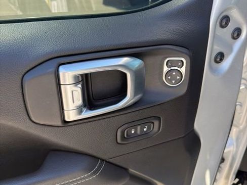 Used 2022 Jeep Wrangler Unlimited Sahara w/ LED Lighting Group image 12