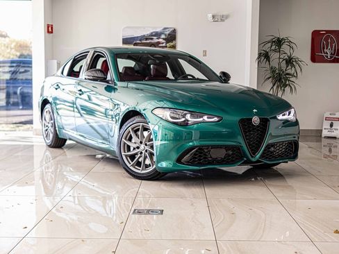 New 2025 Alfa Romeo Giulia AWD image 5