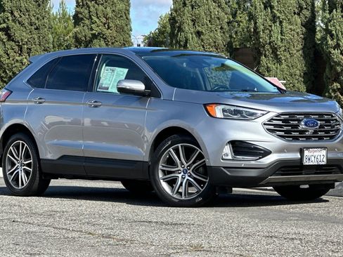 Used 2020 Ford Edge Titanium w/ Equipment Group 301A FWD image 2