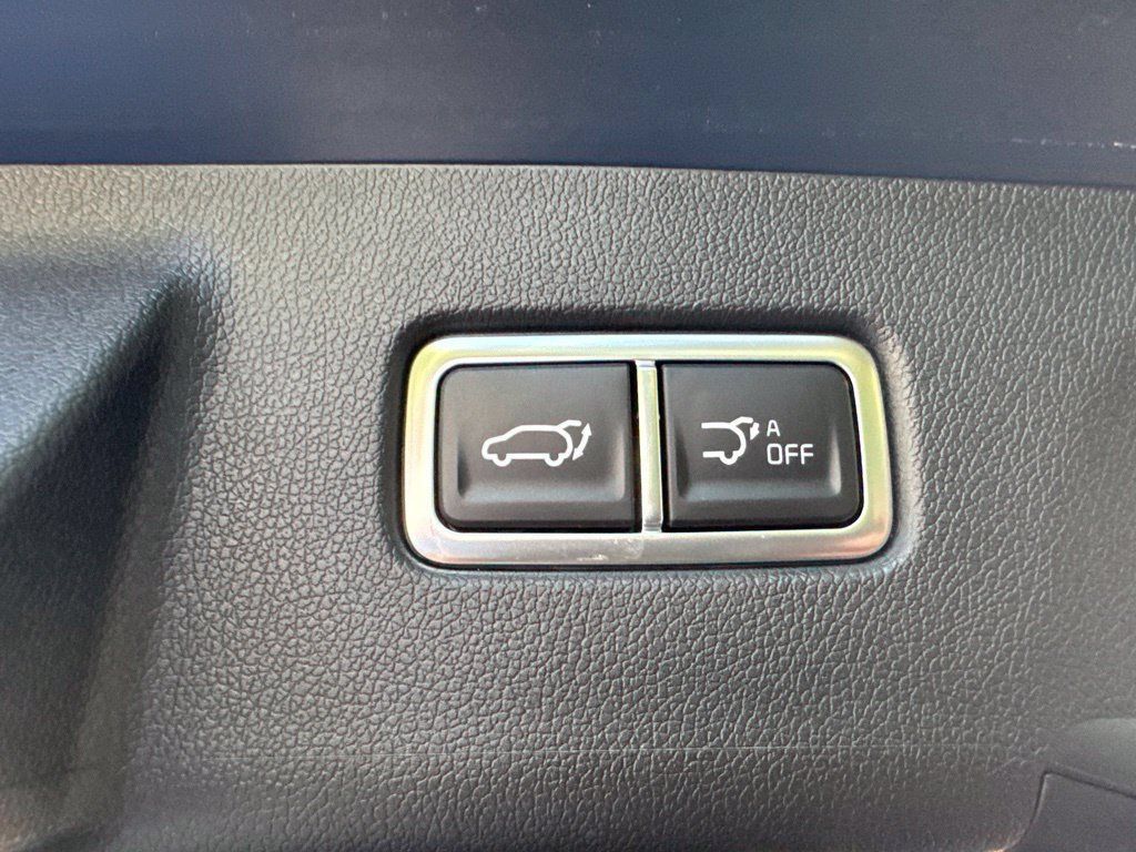 Used 2025 Kia Sorento SX AWD/4WD image 35
