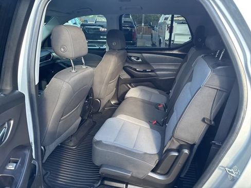 Used 2018 Chevrolet Traverse LT w/ LPO, Black Accent Package AWD/4WD image 15