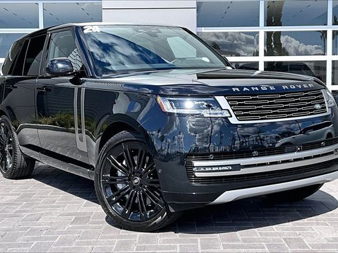 Used 2024 Land Rover Range Rover SE image 3