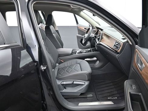 New 2026 Volkswagen Atlas SE image 14