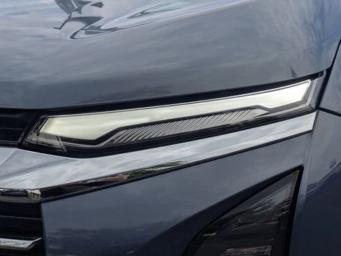 Used 2025 Chevrolet Equinox LT FWD image 9