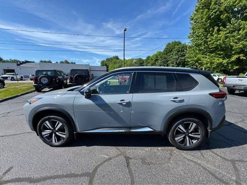 Used 2022 Nissan Rogue Platinum w/ Head-Up Display Package AWD/4WD image 2