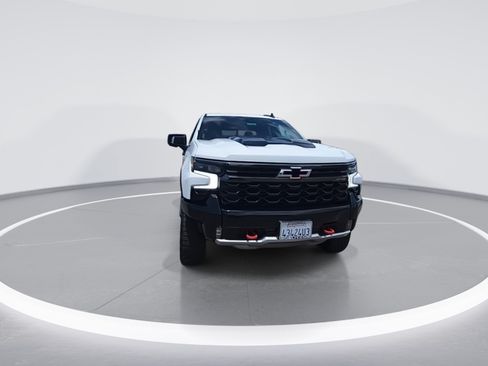 Used 2024 Chevrolet Silverado 1500 ZR2 w/ Technology Package AWD/4WD image 3