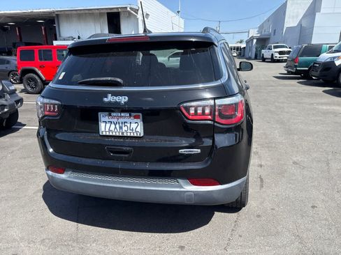 Used 2017 Jeep Compass Latitude w/ Popular Equipment Group FWD image 13