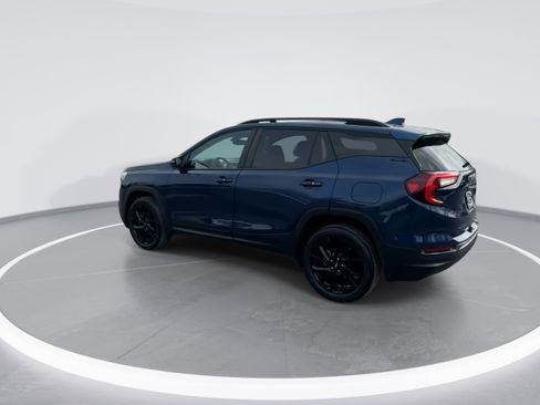 Used 2023 GMC Terrain SLE w/ Driver Convenience Package image 6