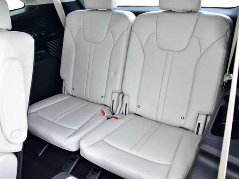 Certified 2024 Kia Sorento EX w/ Panoramic Sunroof Package image 15