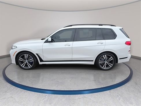 Used 2022 BMW X7 xDrive40i w/ M Sport Package image 9