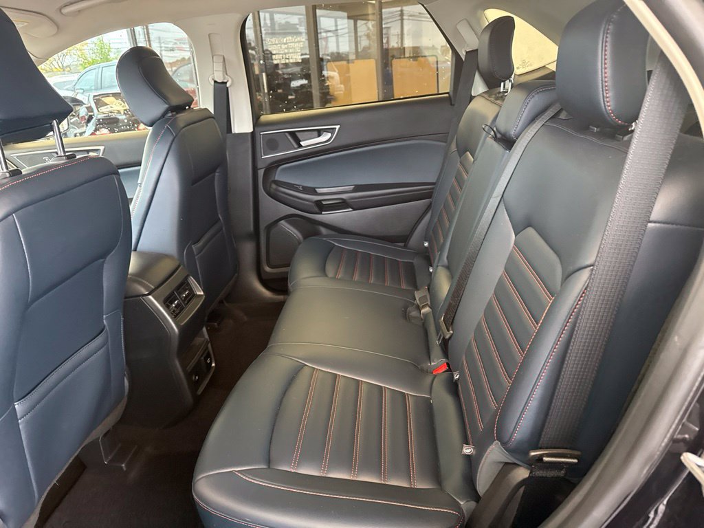 Used 2024 Ford Edge SEL w/ Sport Appearance Package AWD/4WD image 12