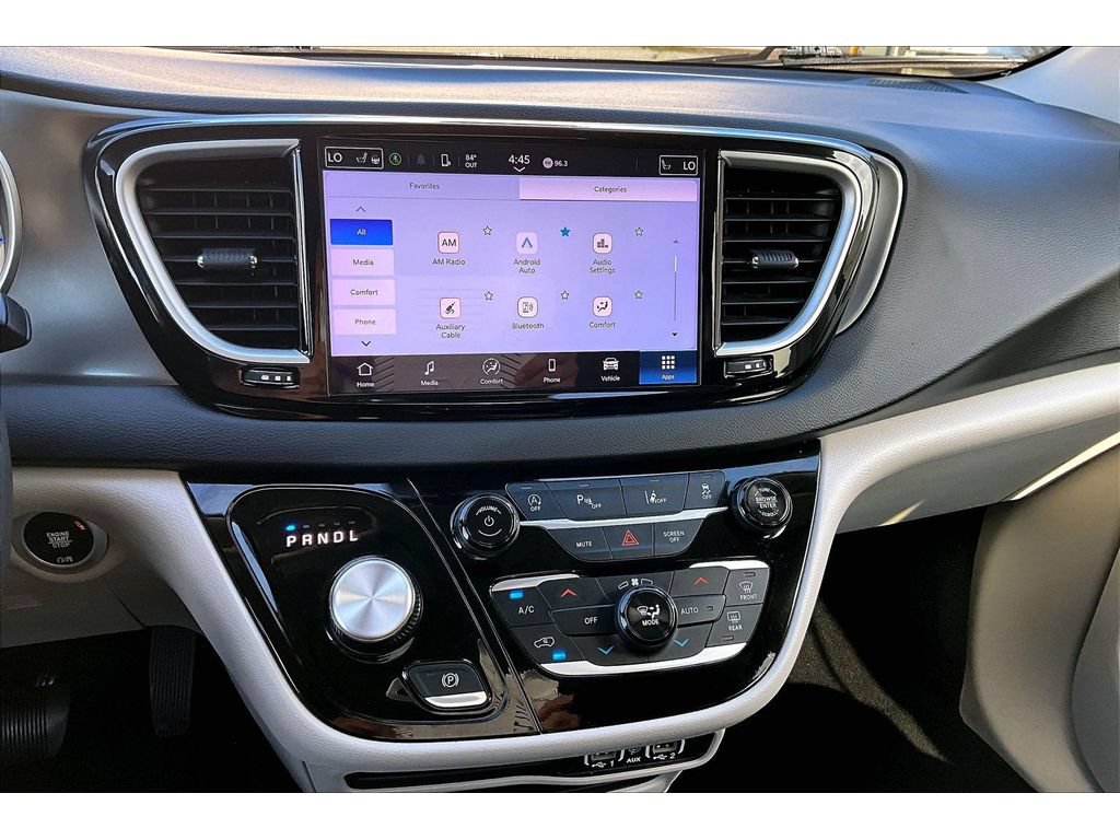 Used 2024 Chrysler Pacifica Touring-L FWD image 25