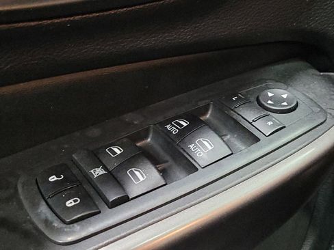 Used 2019 Jeep Cherokee Latitude Plus w/ Cold Weather Group image 27