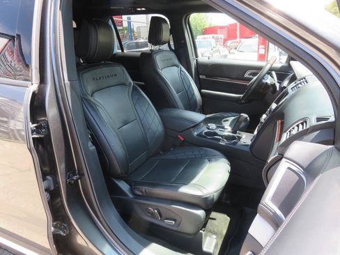 Used 2018 Ford Explorer Platinum AWD/4WD image 11