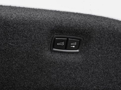 Used 2022 Porsche Taycan image 68