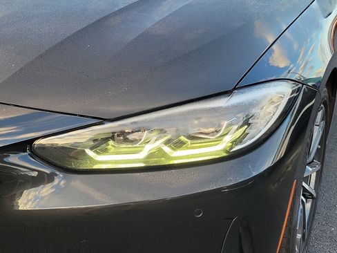 Used 2022 BMW 430i Coupe w/ Convenience Package image 9