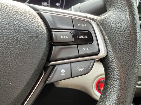 Used 2018 Honda Accord EX image 26