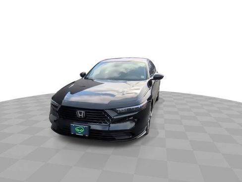Used 2024 Honda Accord EX-L image 3