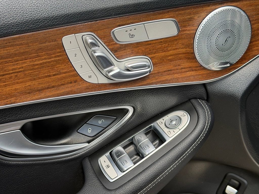 Used 2019 Mercedes-Benz C 300 4MATIC Sedan image 20