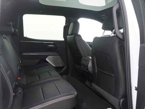 Used 2025 GMC Sierra EV Denali image 16