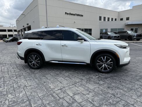 Certified 2024 INFINITI QX60 Sensory w/ Vision Package AWD/4WD image 10